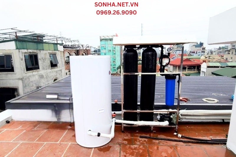 Lắp đặt m&aacute;y bơm nhiệt nước n&oacute;ng trung t&acirc;m Kahawa v&agrave; lọc tổng đầu nguồn