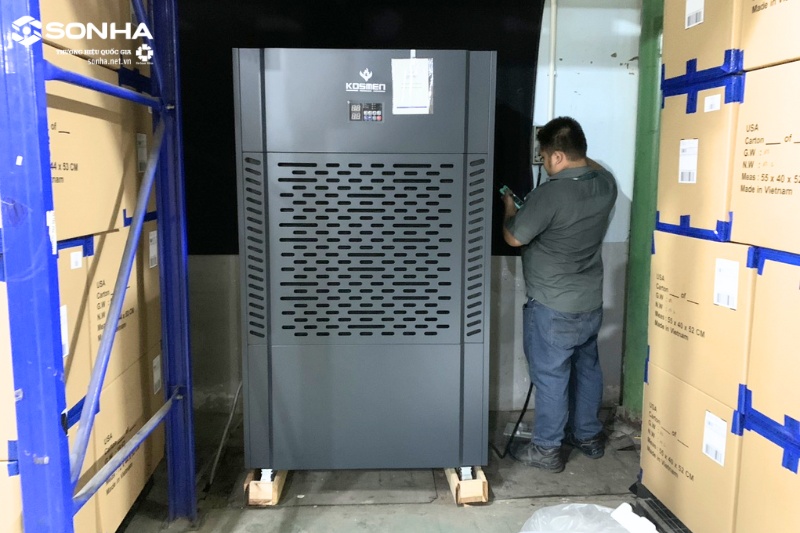 Ảnh thực tế m&aacute;y h&uacute;t ẩm c&ocirc;ng nghiệp c&ocirc;ng suất lớn Kosmen KM-480S