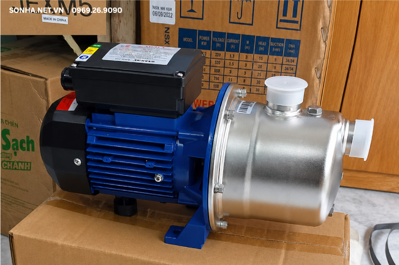 H&igrave;nh ảnh thực tế của m&aacute;y bơm ly t&acirc;m tự mồi Ewala JEM 5 (370W)