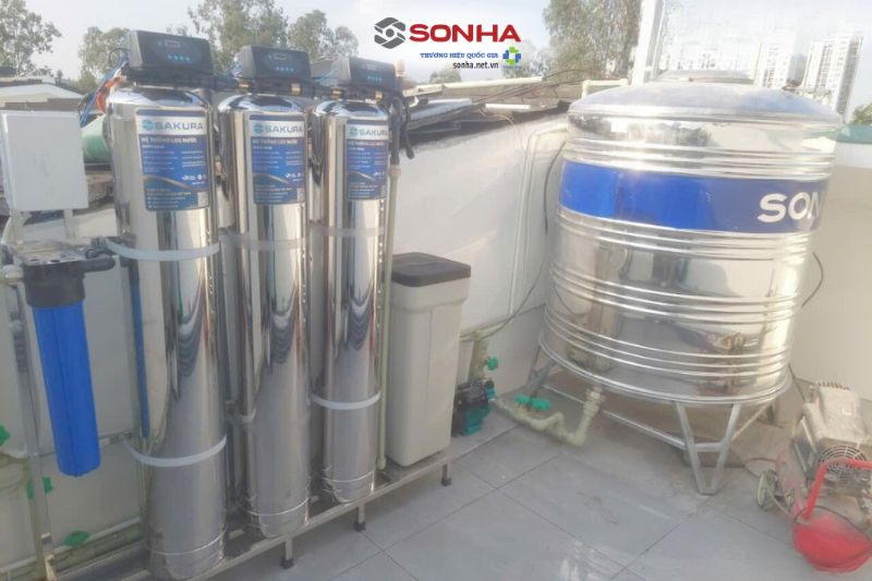 Lắp đặt combo bồn nước inox v&agrave; lọc tổng đầu nguồn xử l&yacute; nước sinh hoạt