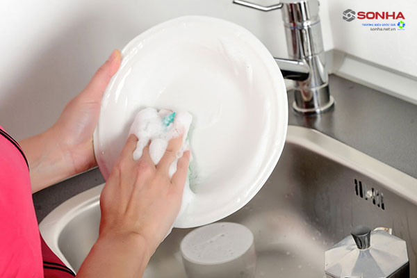 Việc chọn giẻ và nước rửa chén chất lượng giúp bạn tối ưu thời gian 
