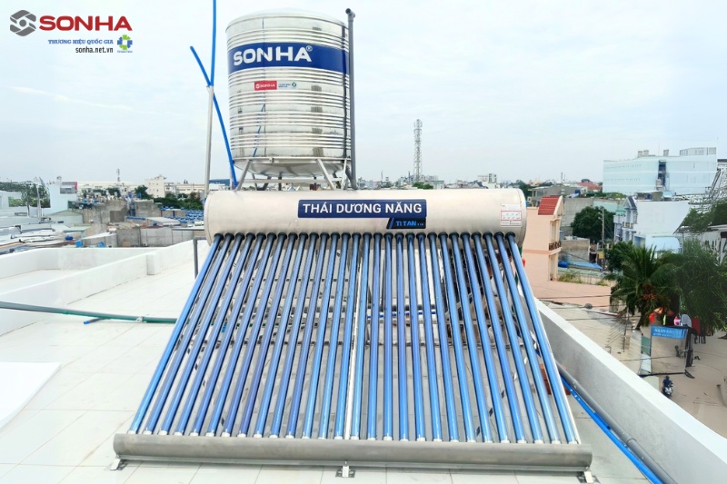 Lắp đặt bồn nước kết hợp với bình nước nóng năng lượng mặt trời