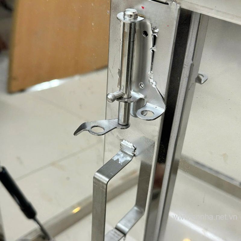 Nắp thăm mái inox 304 piston trợ lực TM700 (Kích thước 700x700)