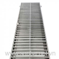  Nắp rãnh thoát nước nan ngang 200 - chịu tải cao 2.2 tấn